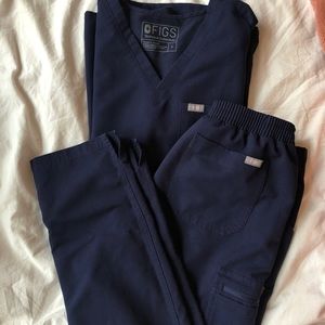 FIGS scrub set